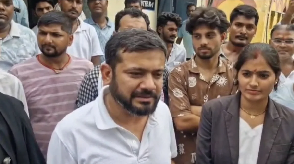 कन्हैया कुमार सोमवार को 2019 के लोकसभा चुनाव के दौरान दर्ज आदर्श आचार संहिता उल्लंघन मामले में बेगूसराय कोर्ट पहुंचे।